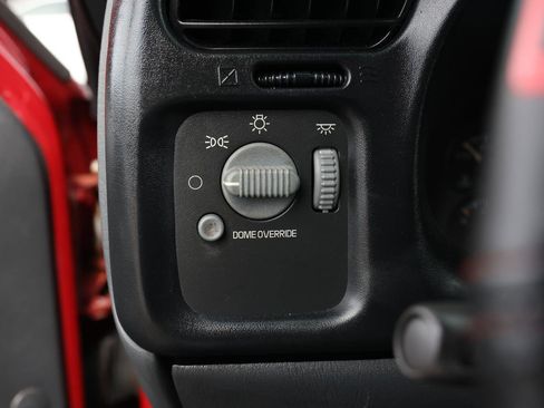 Used 2000 GMC Sonoma SLS w/ SLS Super Spec Pkg 1 image 31