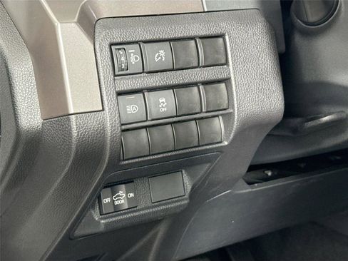 Certified 2024 Toyota Tacoma SR5 AWD/4WD image 16