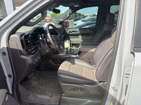 Used 2025 Chevrolet Silverado 1500 ZR2 w/ Technology Package image 6