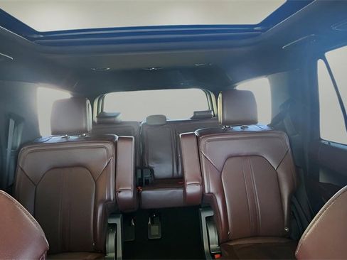 Used 2024 Ford Expedition Limited image 22