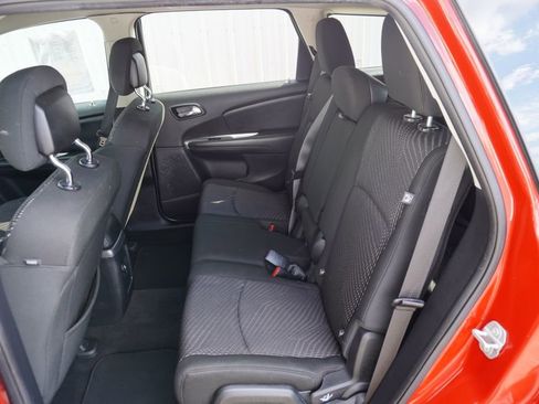 Used 2020 Dodge Journey SE FWD image 28