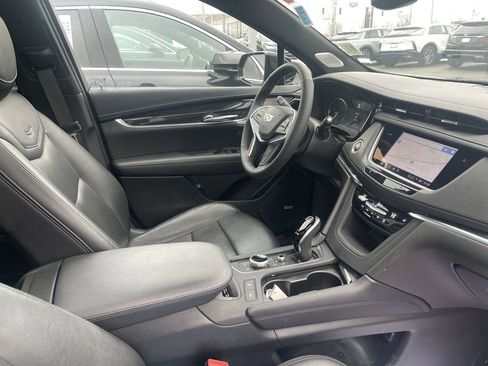 Certified 2022 Cadillac XT5 Premium Luxury w/ LPO, Floor Liner Package image 41