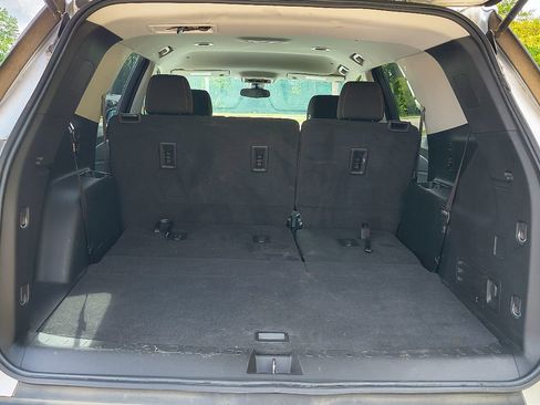 Used 2020 Chevrolet Traverse LS FWD image 7