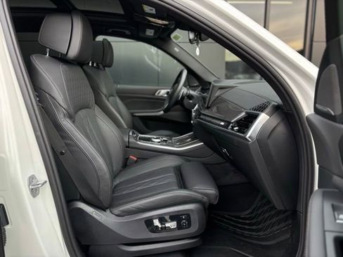 Used 2025 BMW X5 M60i w/ Executive Package image 52