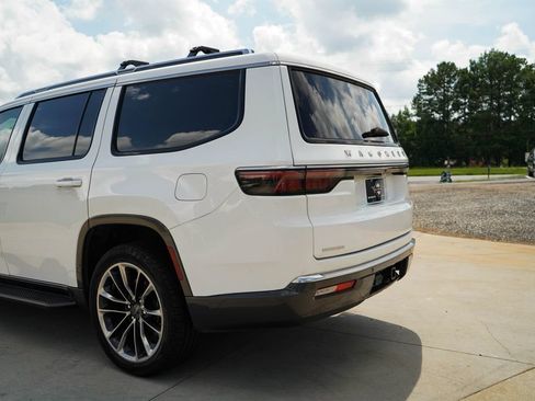 Used 2022 Jeep Wagoneer Series II w/ Premium Group I AWD/4WD image 21