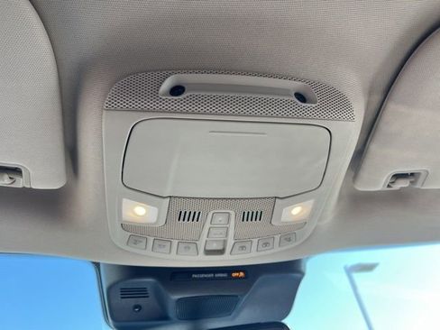 Used 2024 Ford Expedition Limited image 25