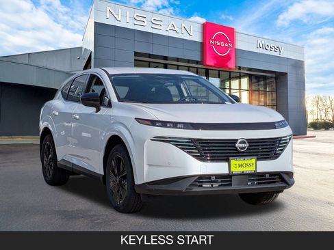 New 2025 Nissan Murano SV image 2