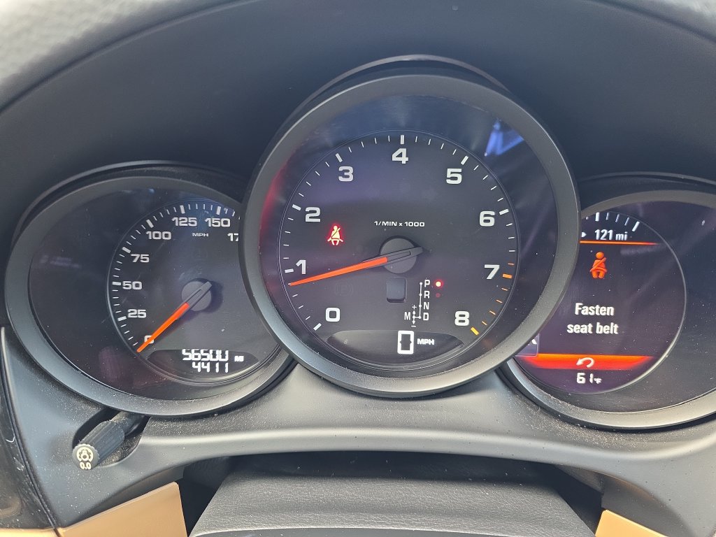 Used 2018 Porsche Macan AWD/4WD image 22