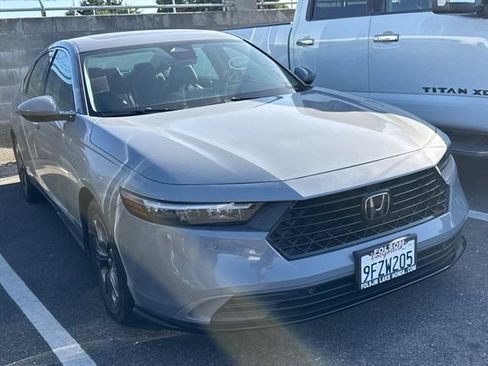 Used 2023 Honda Accord EX-L image 2