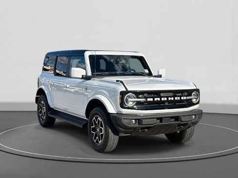 Certified 2025 Ford Bronco Outer Banks image 4