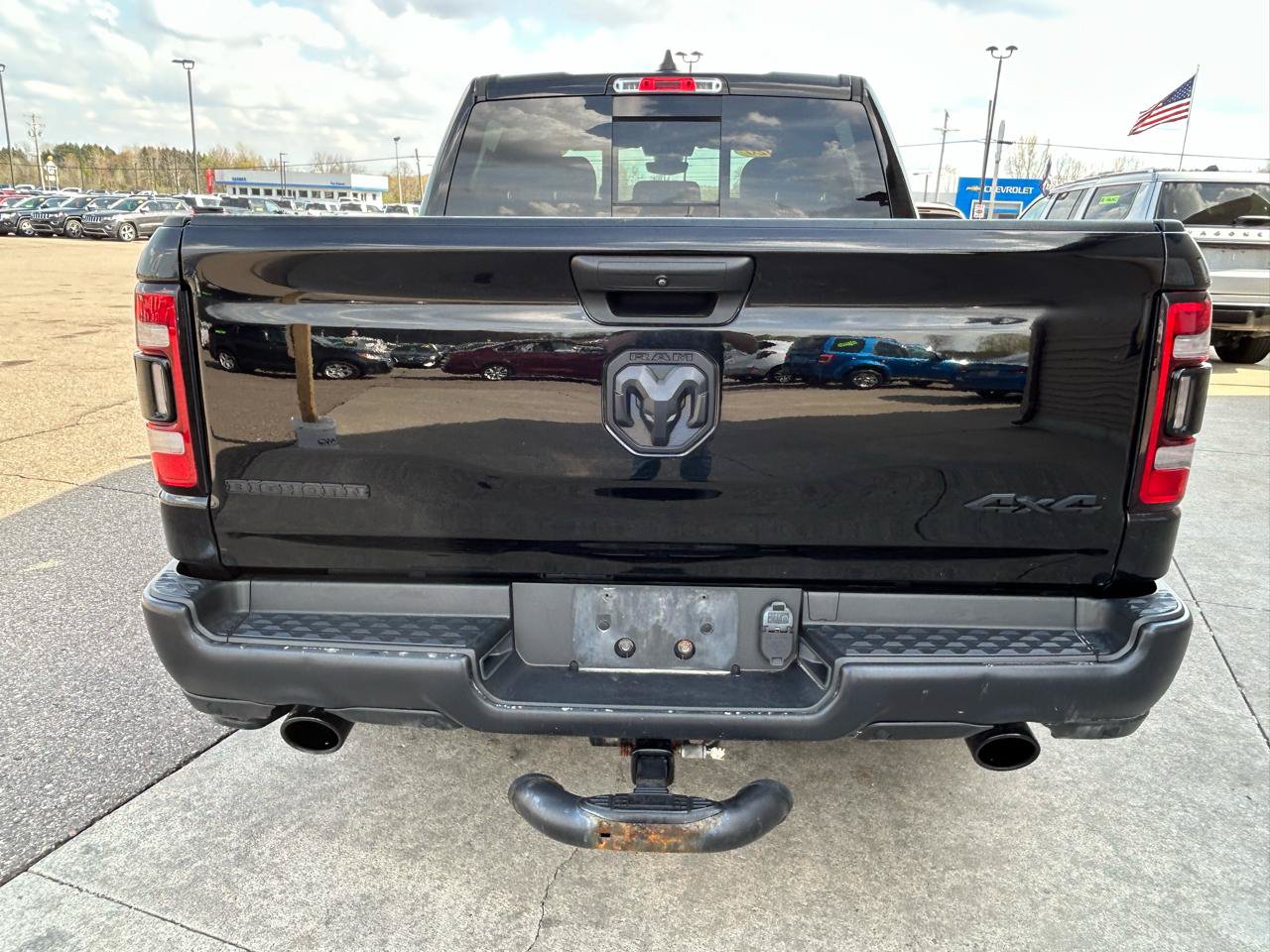Used 2020 RAM 1500 4x4 Crew Cab image 6