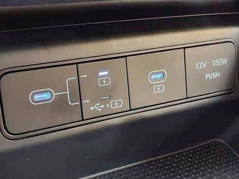 Certified 2025 Hyundai Tucson SE image 12