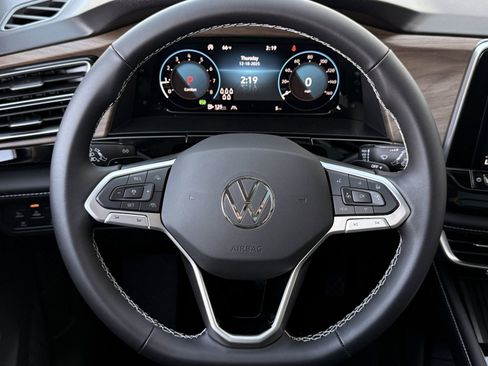 New 2026 Volkswagen Atlas SE image 12