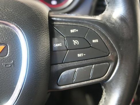Used 2021 Dodge Challenger SXT w/ Driver Convenience Group RWD image 15