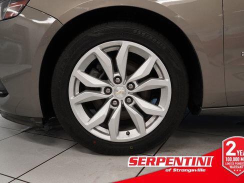 Used 2019 Chevrolet Impala LT w/ LT Convenience Package image 16