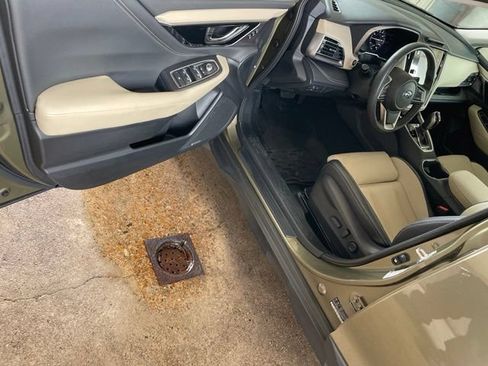 Used 2025 Subaru Outback Limited AWD/4WD image 19