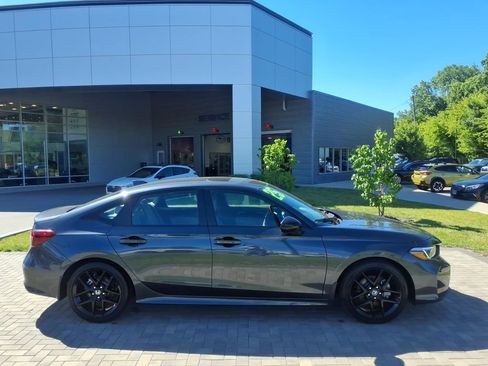 Used 2025 Honda Civic Sport image 9