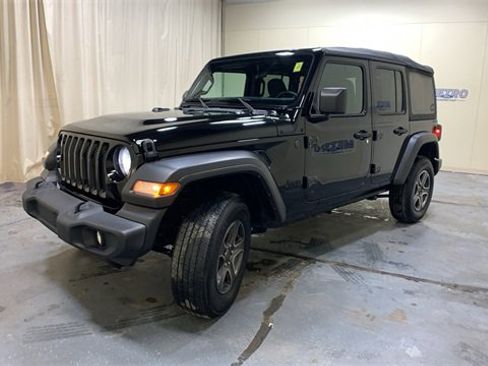 Used 2022 Jeep Wrangler Unlimited Sport image 7