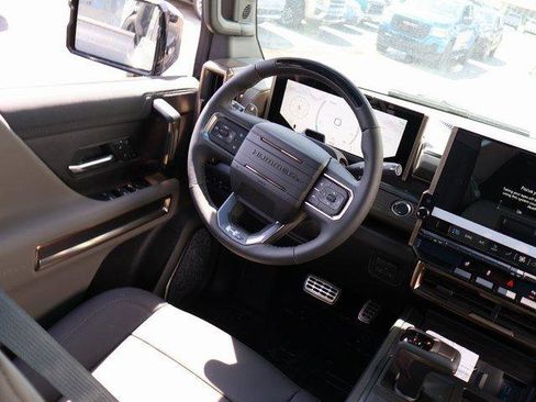 New 2025 GMC Hummer EV 3X w/ Battery Pack, 24 Module Pack image 16