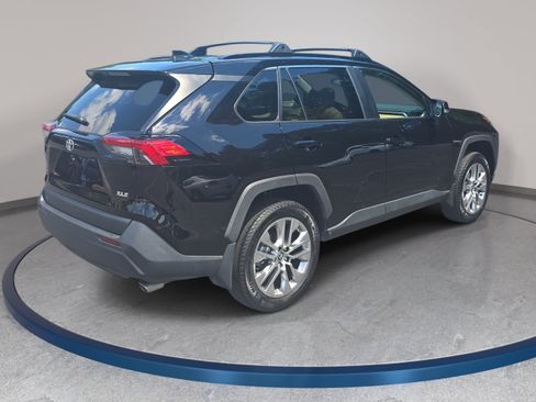 Used 2025 Toyota RAV4 XLE Premium w/ Weather Package FWD image 5