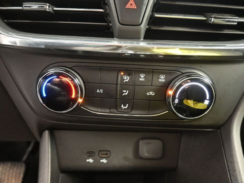 Used 2025 Buick Encore GX Preferred image 16