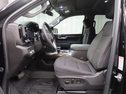 Used 2025 GMC Sierra 1500 Elevation image 12