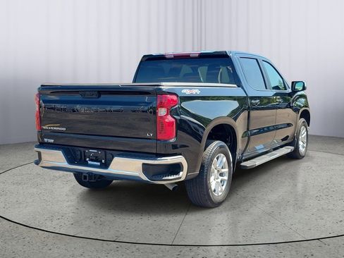 Used 2024 Chevrolet Silverado 1500 LT AWD/4WD image 3