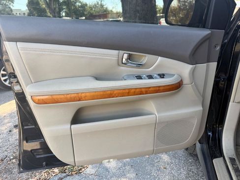 Used 2005 Lexus RX 330 FWD image 16