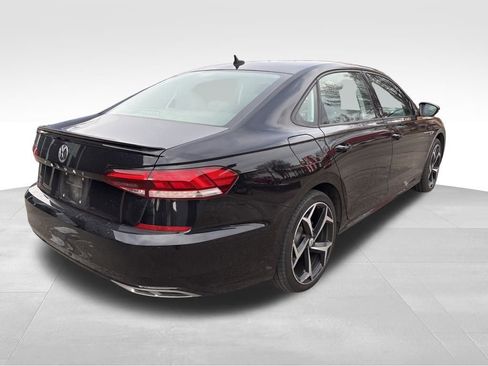 Used 2020 Volkswagen Passat 2.0T R-Line image 3