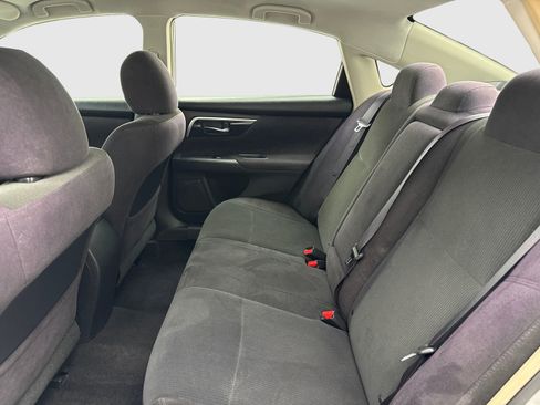 Used 2013 Nissan Altima 2.5 S FWD image 32