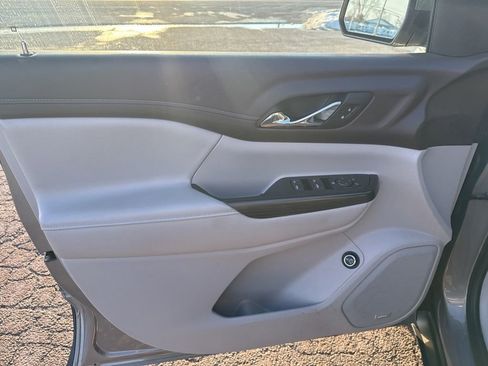 Used 2019 GMC Acadia SLT image 47