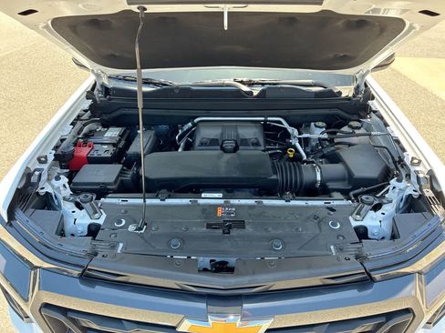 Used 2025 Chevrolet Colorado LT w/ Advanced Trailering Package RWD image 29