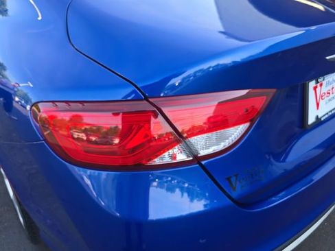 Used 2015 Chrysler 200 Limited image 31