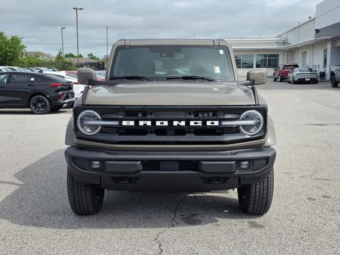 Used 2025 Ford Bronco Outer Banks AWD/4WD image 2