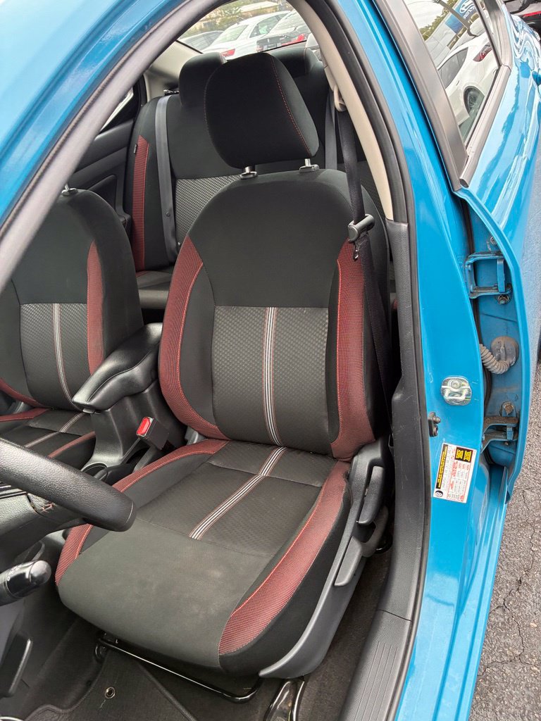 Used 2025 Nissan Versa SR FWD image 17