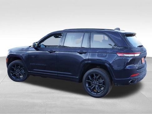 Used 2023 Jeep Grand Cherokee 30th Anniversary AWD/4WD image 8