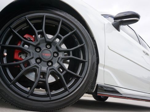 Used 2020 Toyota Avalon TRD image 9