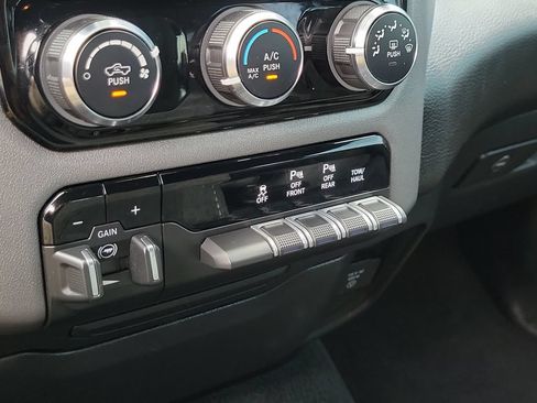 Used 2025 RAM 1500 Big Horn AWD/4WD image 19