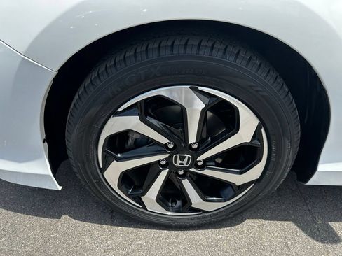 Used 2017 Honda Accord EX-L image 8