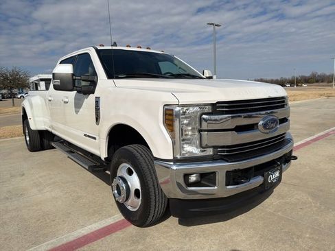 Used 2019 Ford F350 Lariat w/ Lariat Ultimate Package image 4