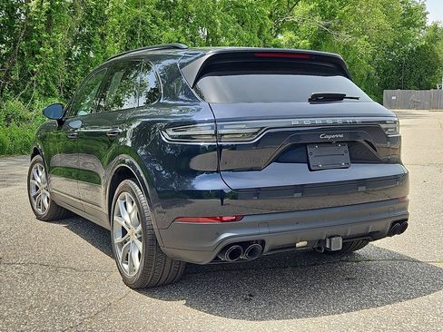 Certified 2023 Porsche Cayenne Platinum Edition AWD/4WD image 3