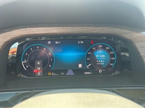 Used 2024 Volkswagen Atlas SEL AWD/4WD image 19