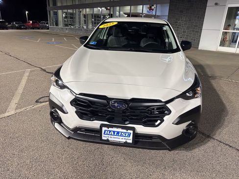 Used 2025 Subaru Crosstrek 2.0i image 6
