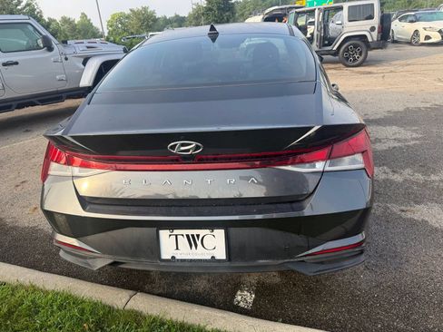 Used 2021 Hyundai Elantra SEL FWD image 6