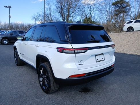 New 2025 Jeep Grand Cherokee Limited image 4