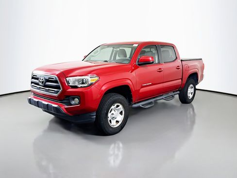 Used 2016 Toyota Tacoma SR5 w/ Towing Package image 4