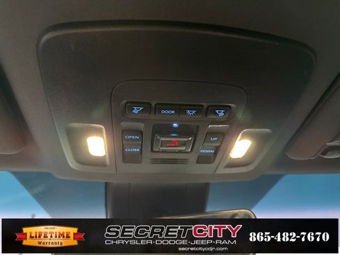 Used 2021 Toyota Avalon TRD image 31