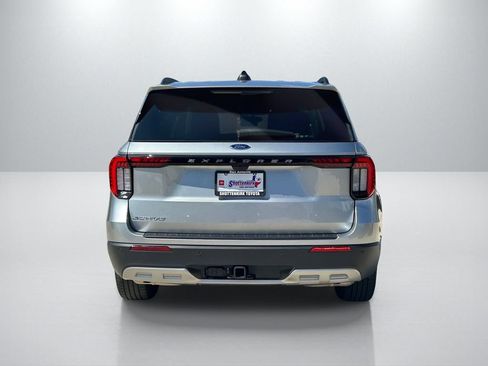 Used 2025 Ford Explorer Active w/ Active Comfort Package RWD image 6