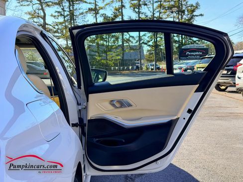 Used 2022 BMW 330i xDrive Sedan w/ Driving Assistance Package AWD/4WD image 22