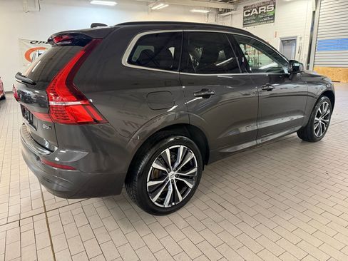 Used 2022 Volvo XC60 B5 Momentum w/ Climate Package image 8